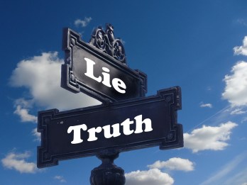 Note Lie Truth Contrary Street Sign Contrast